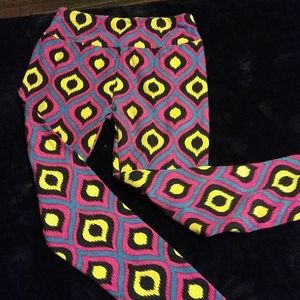 Lularoe leggings almost looks like peacock feathers